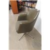 Image 2 : Retro Swivel Chrome-Leg Office Chair