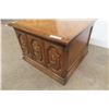 Image 2 : End Table, 19½" x 19½" x 28"