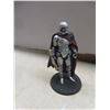 Image 4 : 8 Star Wars Items: Light Saber (needs batteries), Capt. Phasma Figure, Metal Lunch Box