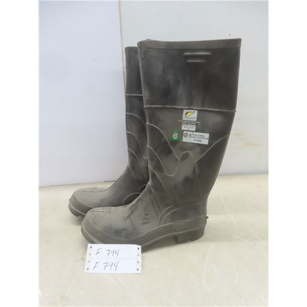 Boot, Rubber 025-86622, Sizes 7+, New - Qty 1