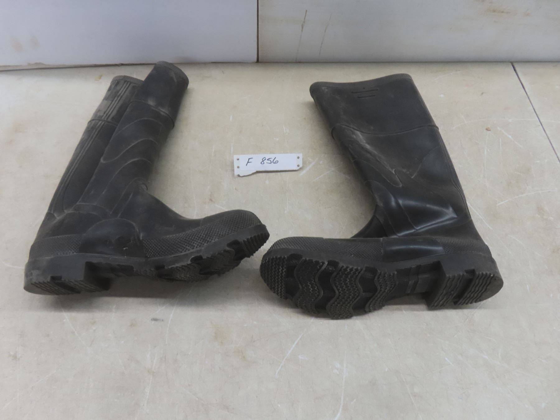 Ronco N95 Medical Masks - 3 Boxes; Rubber Boot 025-86622 New, Size W11 ...
