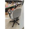 Image 3 : Adjustable Office Chair with Gray Upholstery
