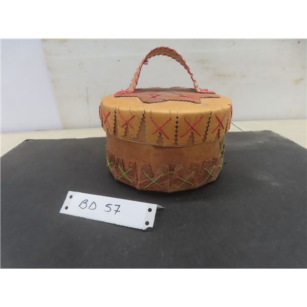 Vintage First Nations Birchbark Lidded Basket - Unusual Scalloped Base - Exc. Cond. 7" Diameter, 6"