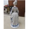 Image 3 : 2 Table Top Porcelain Figurines - 1: 7" W x 9" H - 1: 3" W x 7" H