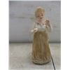 Image 12 : 3 Vintage Figurines with Stiffened Lace, 1 Ceramic Angel, 1 Ucagco Japan Ceramic Girl with Parasol