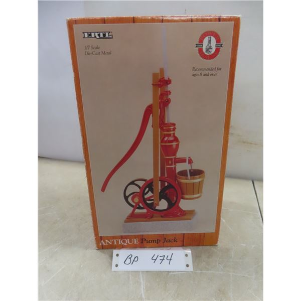 New Antique Pump Jack ERTL Die Cast Metal 1/75 Scale