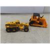 Image 7 : 5 Small Tractors: 3 John Deere, 1 Match Box, 1 No Name Disker, CAT & Grader, 2 Trucks