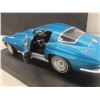 Image 6 : Maisto 1965 Special Edition Chevy Corvette 1/18 Sky Blue with Stand