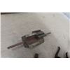 Image 7 : Vintage Machinist Tool Lot: Sampson Cutter & Expander, Whitney Adjustable Thread Caliper Gauge
