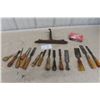 Image 1 : 15 Antique Woodworking Chisels (Doering, Butcher, USA, Abbott, Germany, Spears & Jackson, Tysack