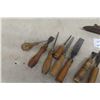 Image 4 : 15 Antique Woodworking Chisels (Doering, Butcher, USA, Abbott, Germany, Spears & Jackson, Tysack