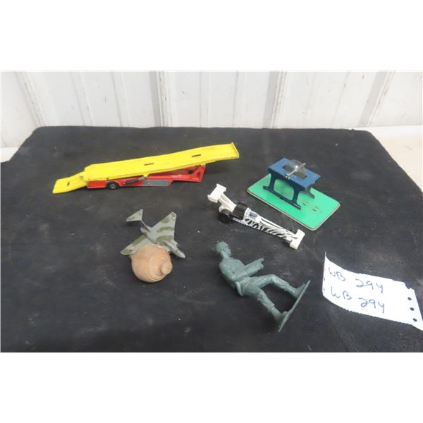 Antique Toy Lot (6): Matchbox Super Kings K-11 DAF Car Transporter, Hot Wheels Die Cast Dragster,