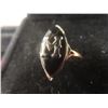 Image 2 : 10K Gold Ring with M Monogram – 2.3 g Total Weight