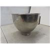 Image 7 : Kitchen Aid 300 Watt Mix Master w/ Dough Hook & Stainless Bowl
