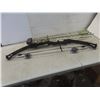 Image 6 : Compound Bow w/ 6 Arrows, Arrow End/Tips & Soft Bag