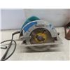 Image 5 : Grease Guns, Makita 7-1/4" Power Circular Saw, 2 Jack Stands - No Pins