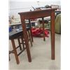 Image 2 : Wood Table 36" x 42" x 22" w/ 2 Stools