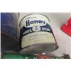 Image 5 : 3 Honey Tins, Insecticide Sprayer, and More
