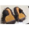 Image 4 : Fur Mitts Good Condition