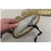 Image 6 : Fur Mitts Good Condition
