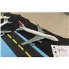 Image 5 : Matchbox Sky Busters Airport Play Case Open 24" x 20" Vintage