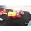 Image 8 : Matchbox Sky Busters Airport Play Case Open 24" x 20" Vintage