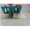 Image 3 : Fisher Price Airport, Airplane, Helicopters, Little People