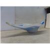 Image 3 : Art Glass Centrepiece 7-1/4" x 27" x 9-1/2" 