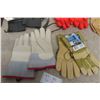 Image 4 : New 7 Pairs Gloves and Hand Wipes