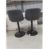 Image 2 : 2 Upholstered Swivel Stools