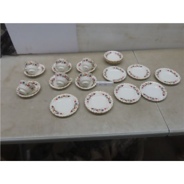 21 Pieces Royal Crown Derby Chatsworth China