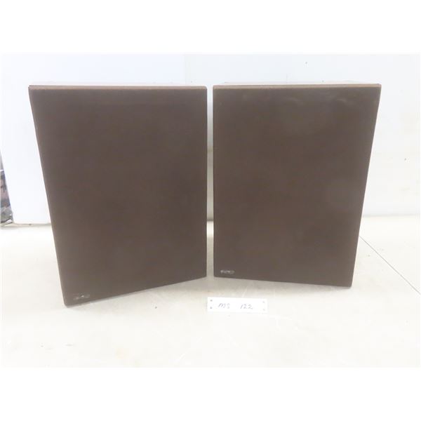 2 Speakers