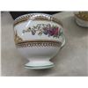 Image 5 : 5 Pieces Wedgewood China and More