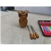 Image 13 : Covered Cheese Pottery Dish, Pickle Forks, 6 Spice Jars, Pyrex Mixing Bowl, 2 Evesham Fine Oven