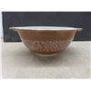 Image 14 : Covered Cheese Pottery Dish, Pickle Forks, 6 Spice Jars, Pyrex Mixing Bowl, 2 Evesham Fine Oven