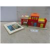 Image 1 : Fisher Price Family Village & International Wildlife Encyclopedia
