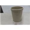 Image 5 : Medalta 2 Gal Stoneware Crock