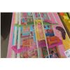 Image 5 : Barbie Town House w/ Original Box