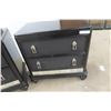 Image 4 : 2 Night Stands with 2 Drawers 30" x 28" x 17"