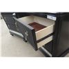 Image 7 : 2 Night Stands with 2 Drawers 30" x 28" x 17"