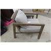 Image 2 : 2 Sunroom Chairs & Coffee Table 18" x 22" x 40"