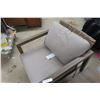 Image 8 : 2 Sunroom Chairs & Coffee Table 18" x 22" x 40"