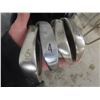 Image 4 : 14 Right Handed Golf Clubs with Bag