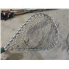 Image 10 : 6 Fishing Rods, 4 Reels, 4 Nets - 1 in Need of Repair