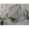 Image 11 : 6 Fishing Rods, 4 Reels, 4 Nets - 1 in Need of Repair