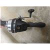 Image 8 : 6 Fishing Rods, 4 Reels, 4 Nets - 1 in Need of Repair