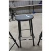 Image 3 : 3 Stools