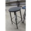 Image 4 : 3 Stools