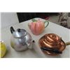 Image 2 : Ten Teapots Antique & Modern & Tea Towel