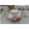 Image 4 : Ten Teapots Antique & Modern & Tea Towel